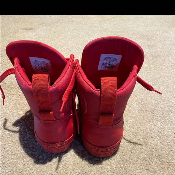 Converse - Picture 2 of 6